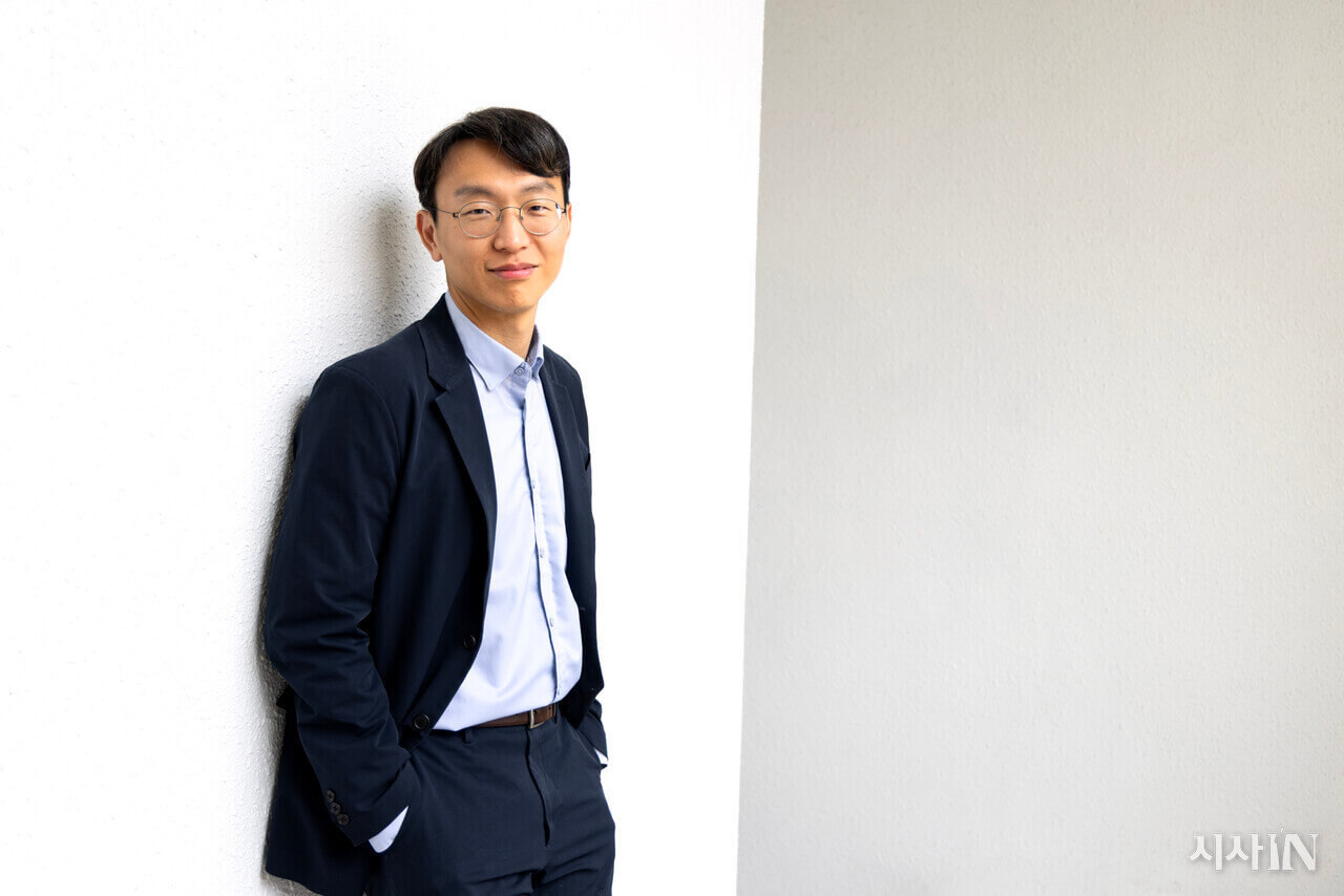 시사인 정희원교수님 인터뷰 기사의 사진